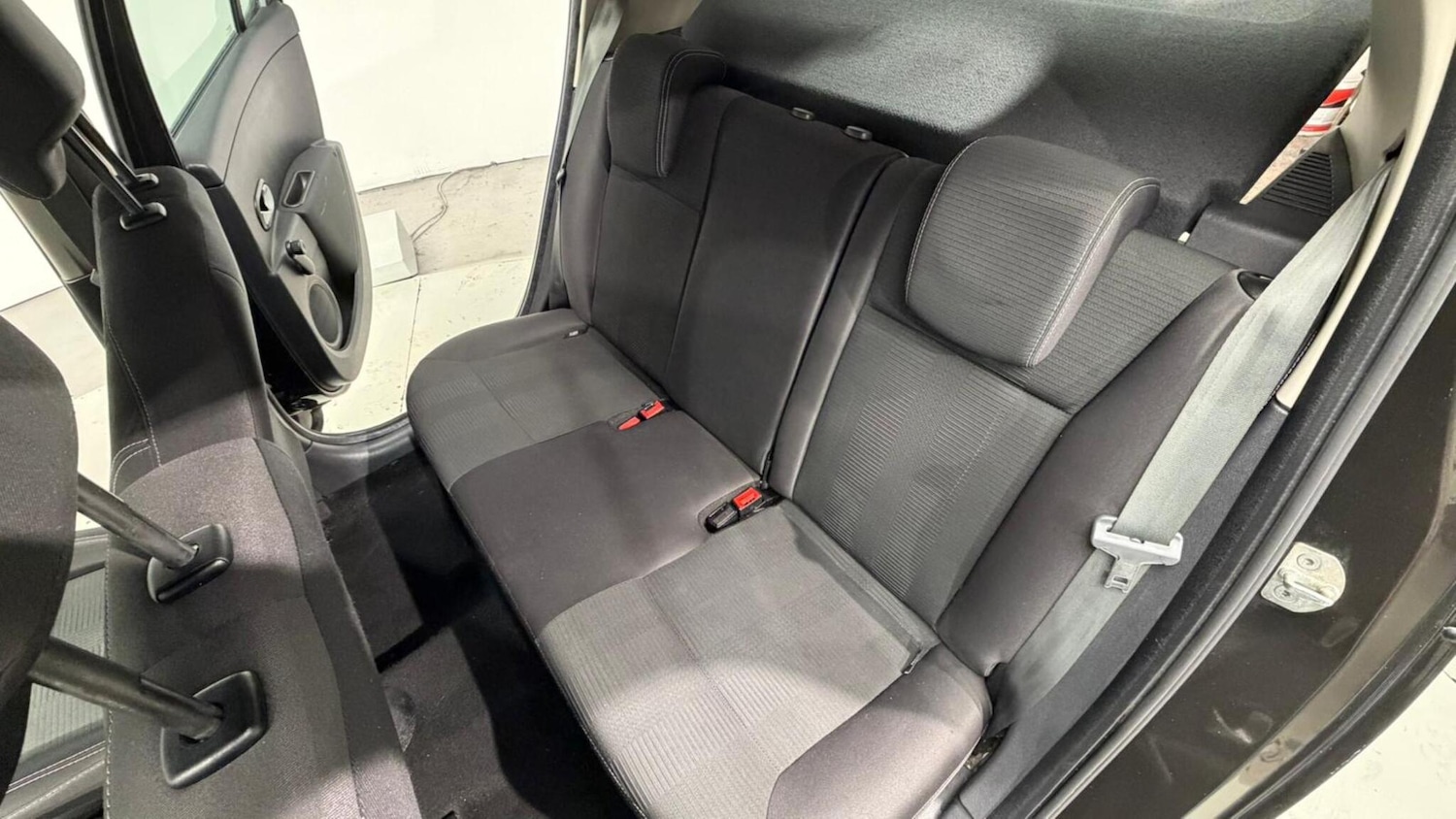 Used Renault Clio 2011 for sale - 76824411: Photo 85