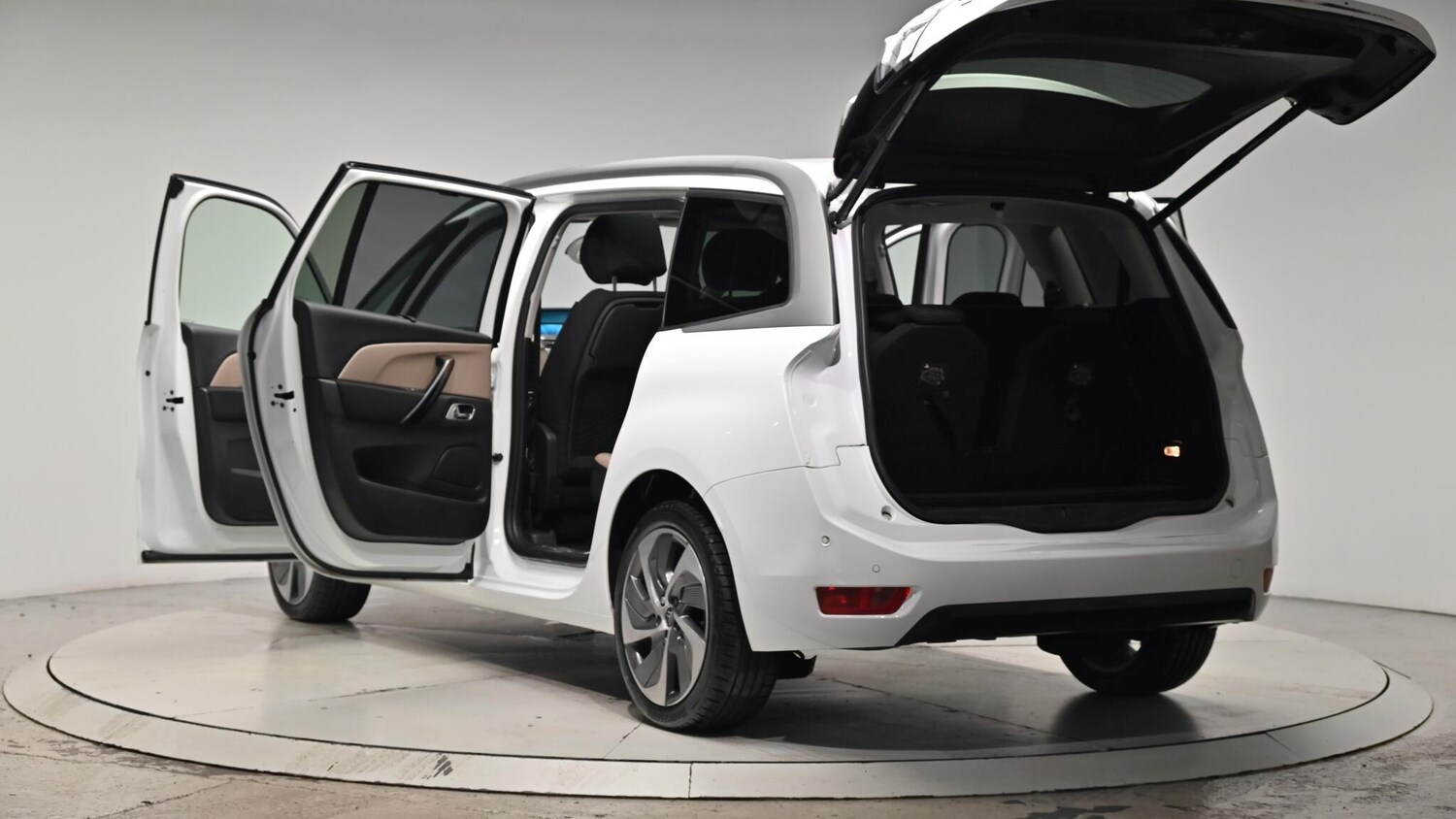 Used Citroen C4 Grand Picasso 2015 for sale - 76550494: Photo 62