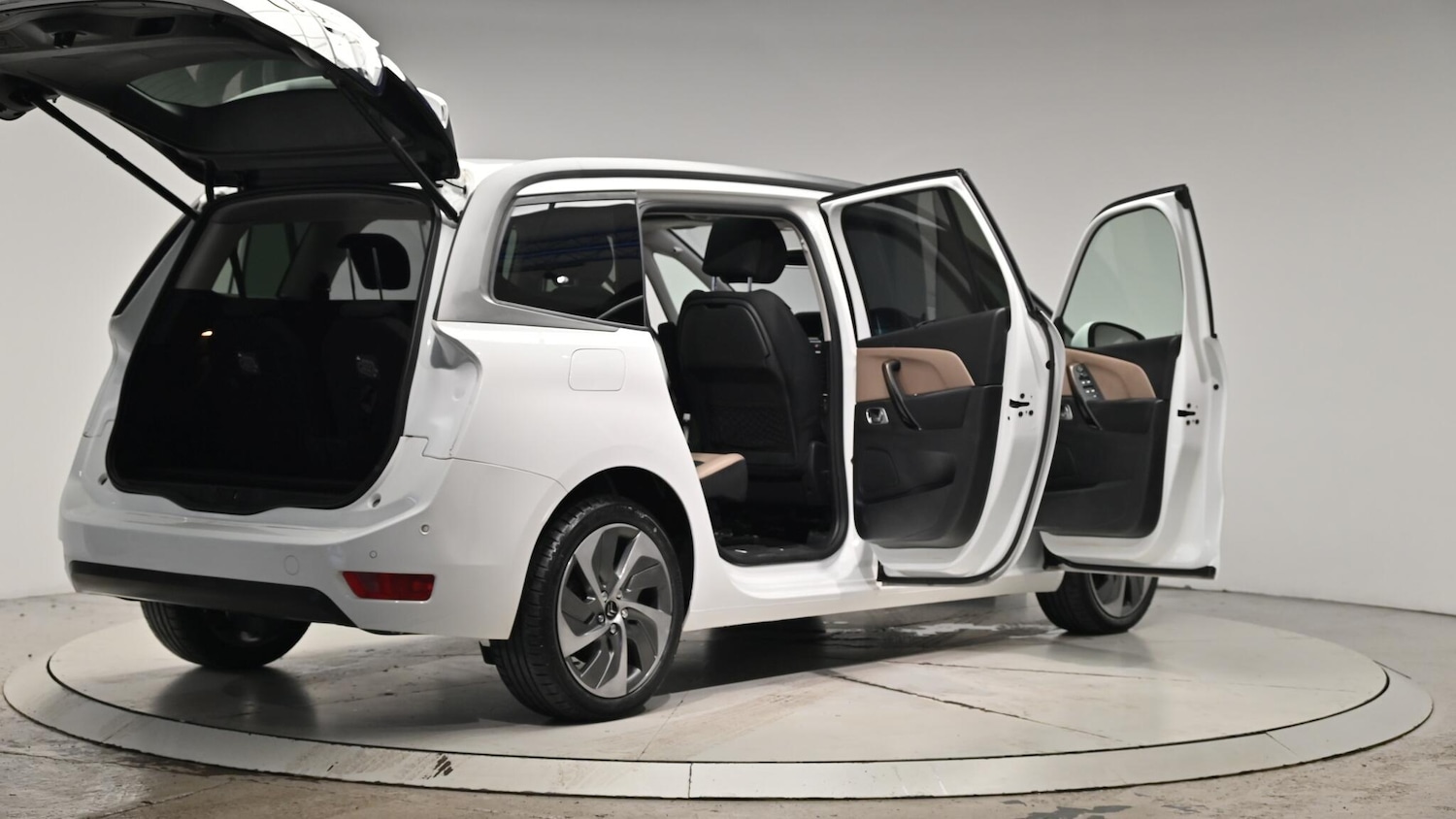 Used Citroen C4 Grand Picasso 2015 for sale - 76550494: Photo 69