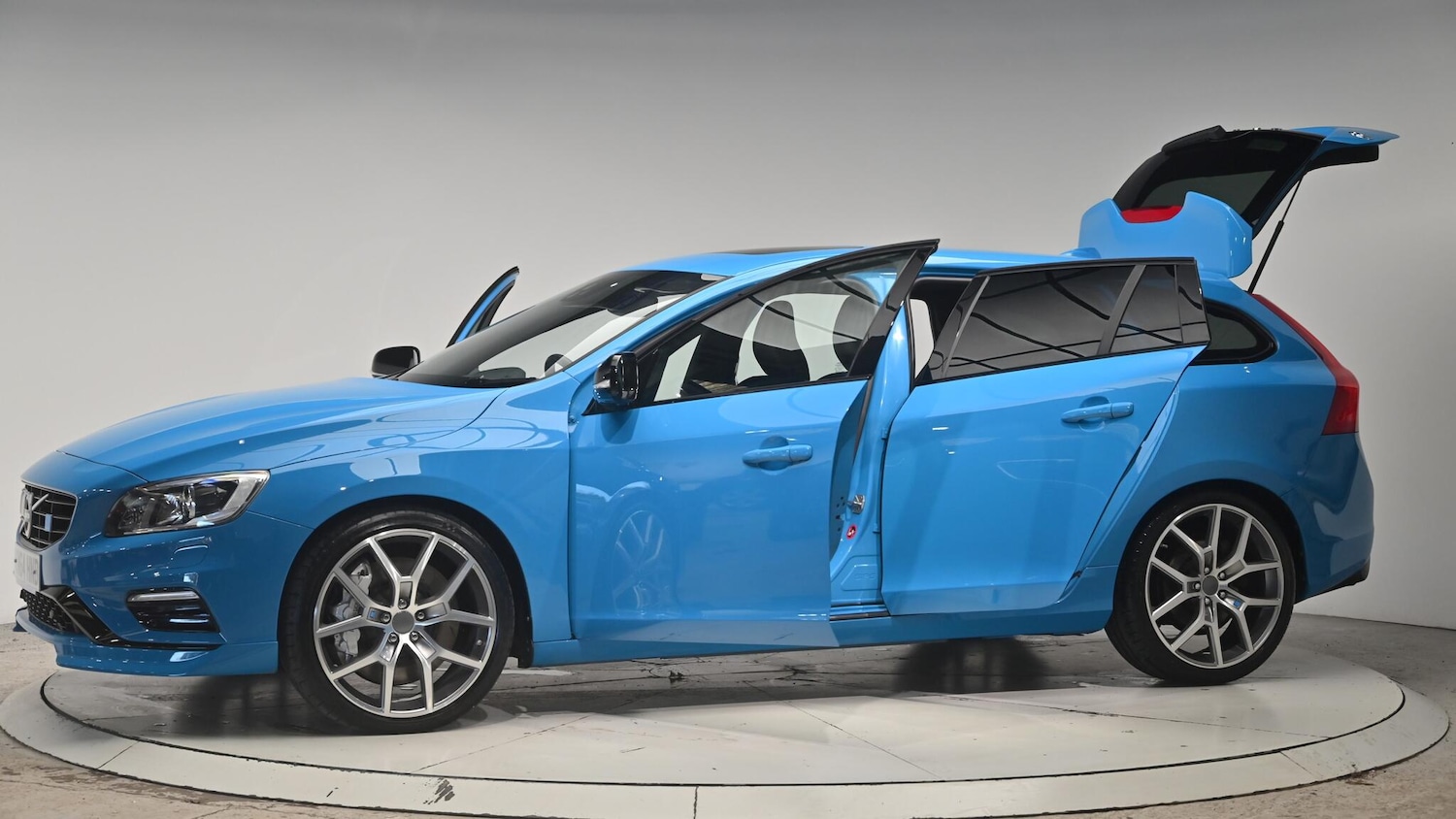 Used Volvo V60 2014 for sale - 76824831: Photo 54