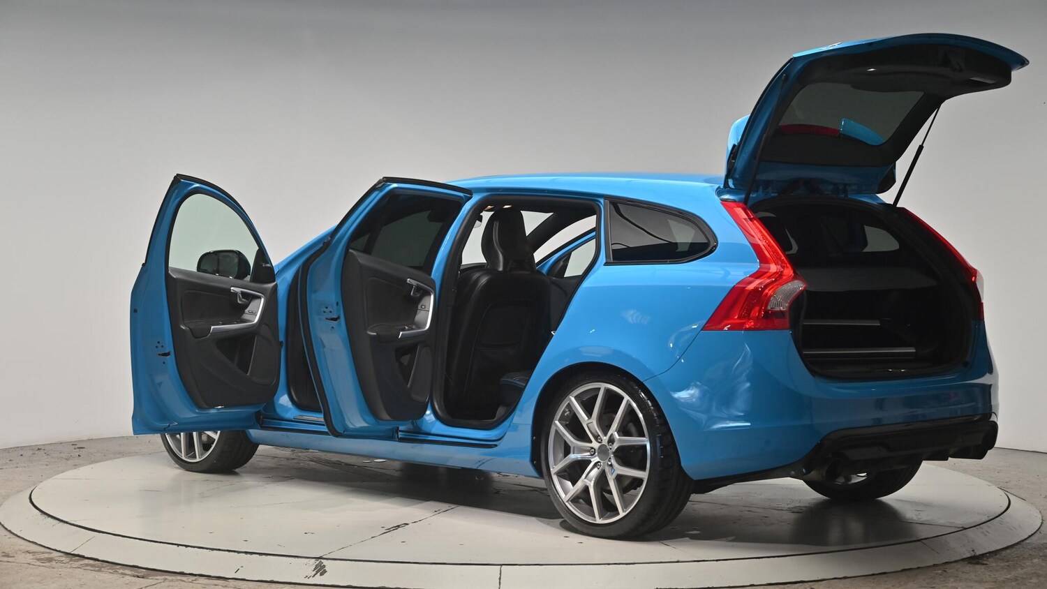 Used Volvo V60 2014 for sale - 76824831: Photo 61