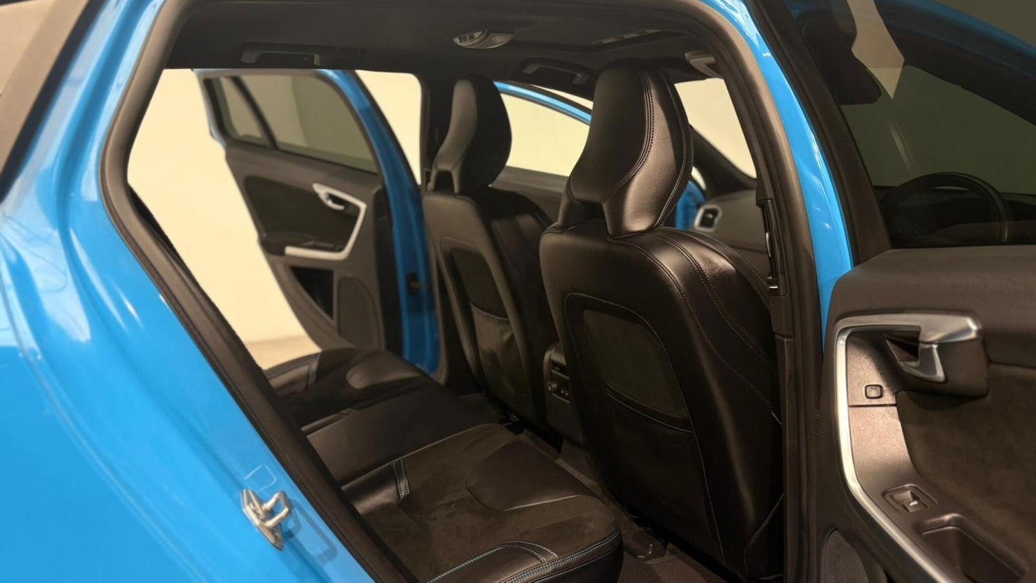 Used Volvo V60 2014 for sale - 76824831: Photo 81