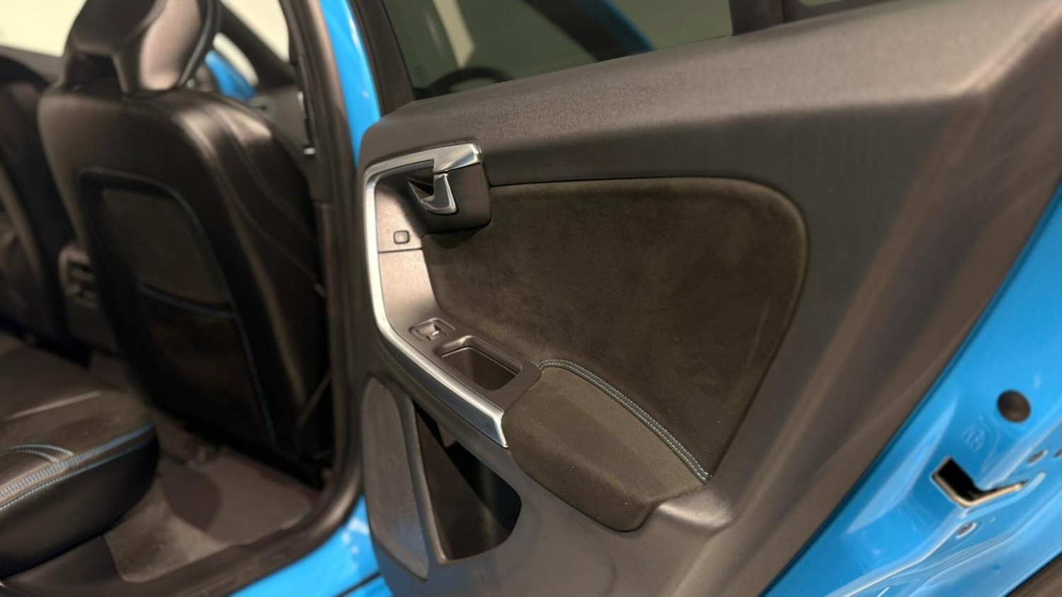 Used Volvo V60 2014 for sale - 76824831: Photo 82