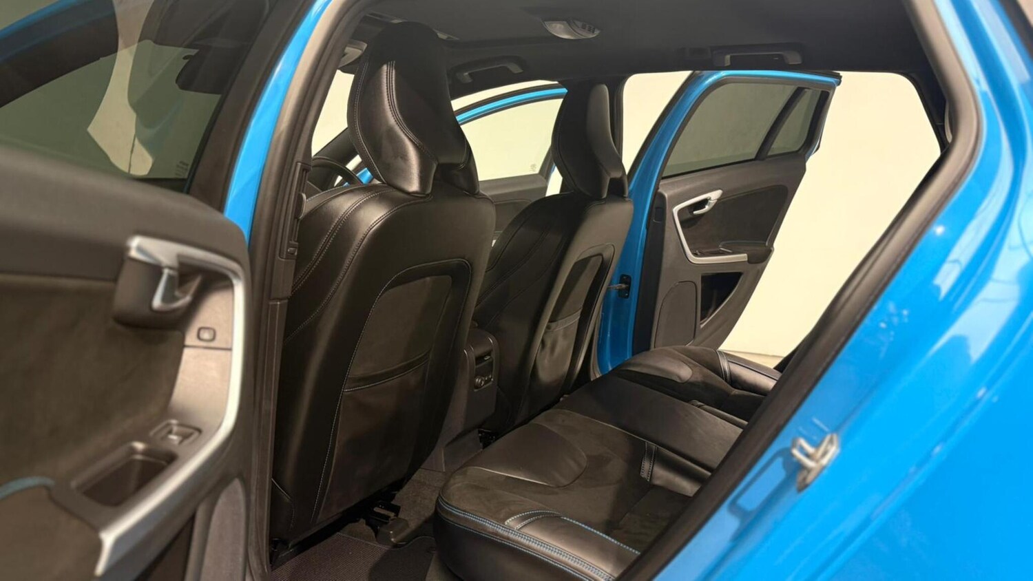 Used Volvo V60 2014 for sale - 76824831: Photo 85