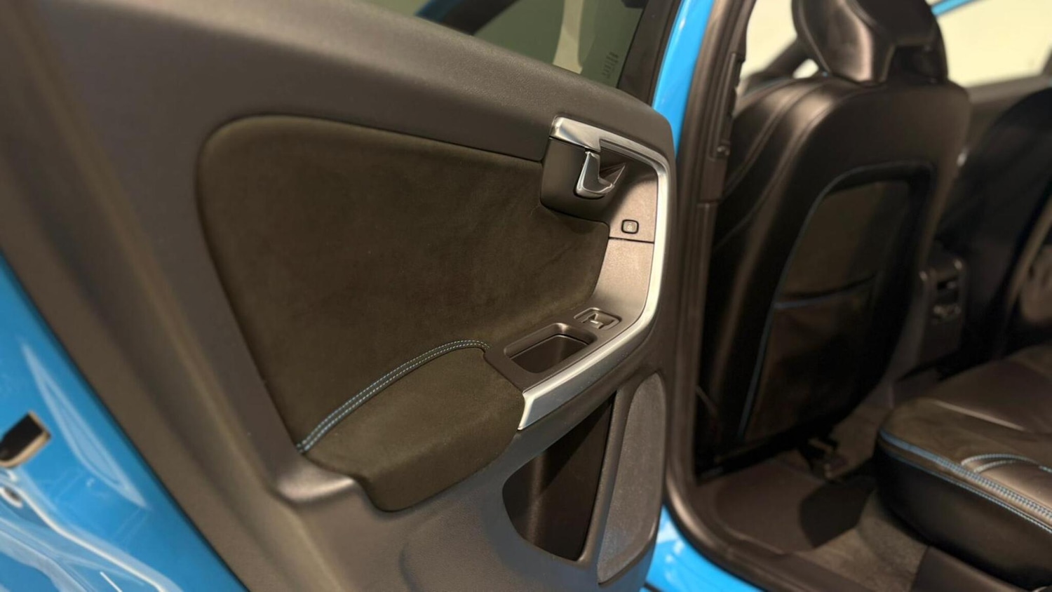 Used Volvo V60 2014 for sale - 76824831: Photo 86