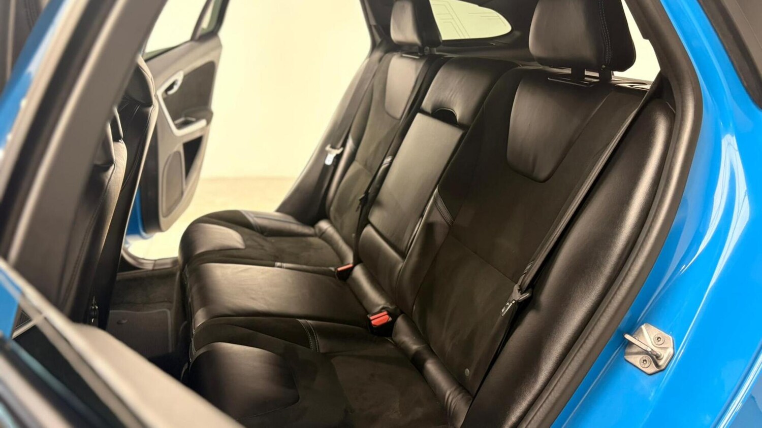 Used Volvo V60 2014 for sale - 76824831: Photo 90