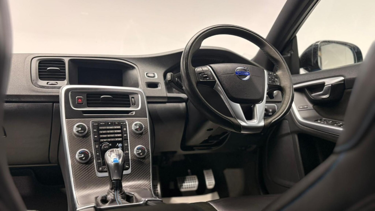 Used Volvo V60 2014 for sale - 76824831: Photo 91