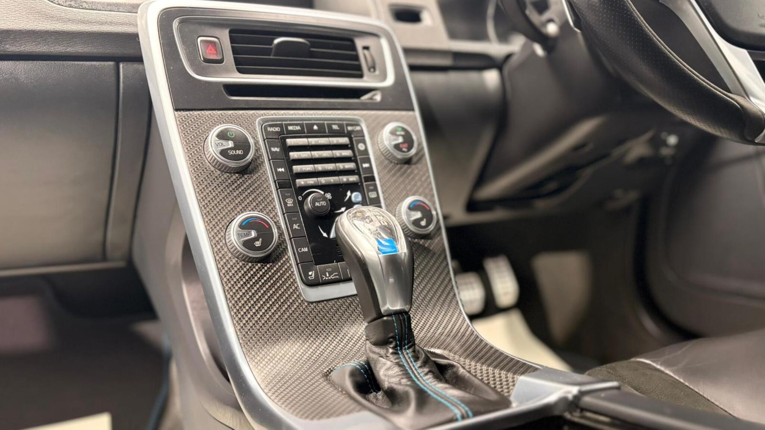 Used Volvo V60 2014 for sale - 76824831: Photo 92