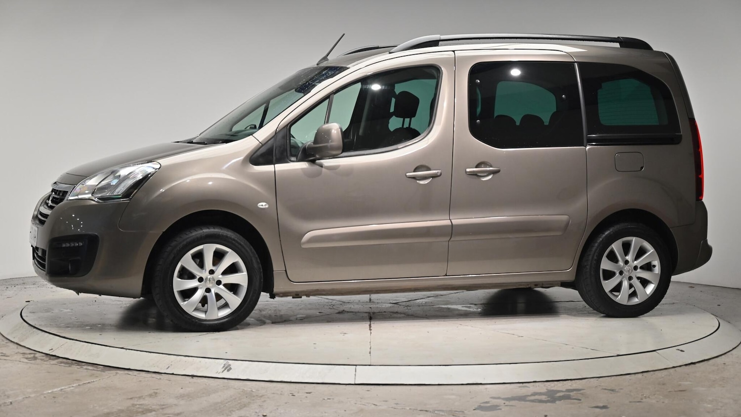 Used Peugeot Partner Tepee 2016 for sale - 76512737: Photo 18