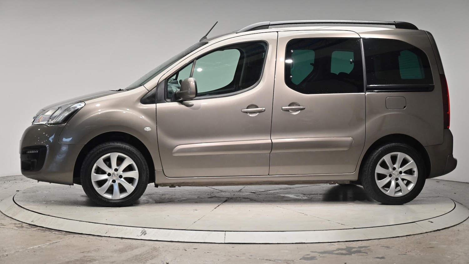 Used Peugeot Partner Tepee 2016 for sale - 76512737: Photo 19