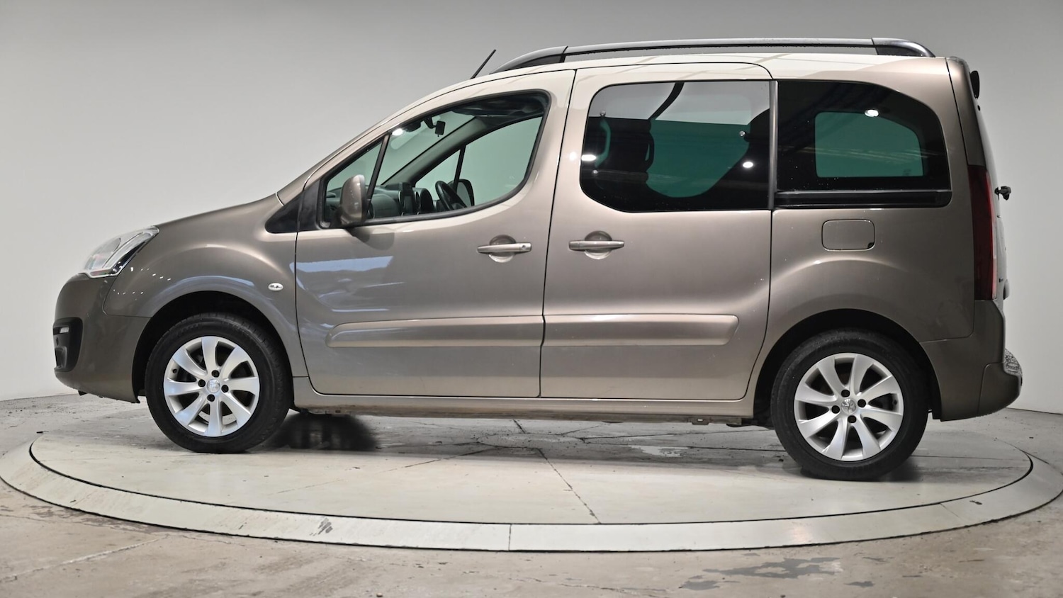 Used Peugeot Partner Tepee 2016 for sale - 76512737: Photo 21