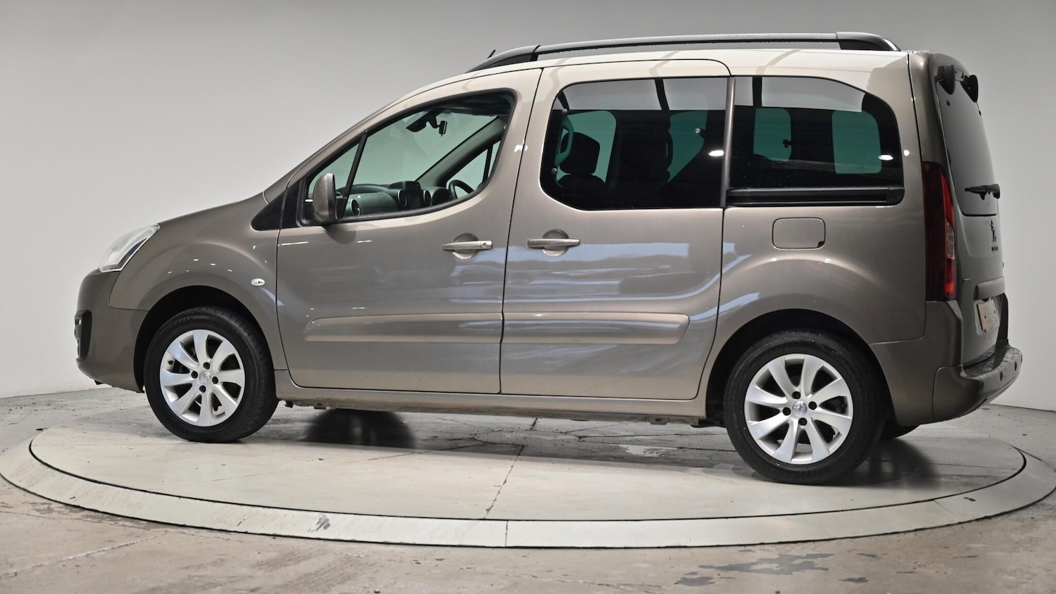 Used Peugeot Partner Tepee 2016 for sale - 76512737: Photo 22