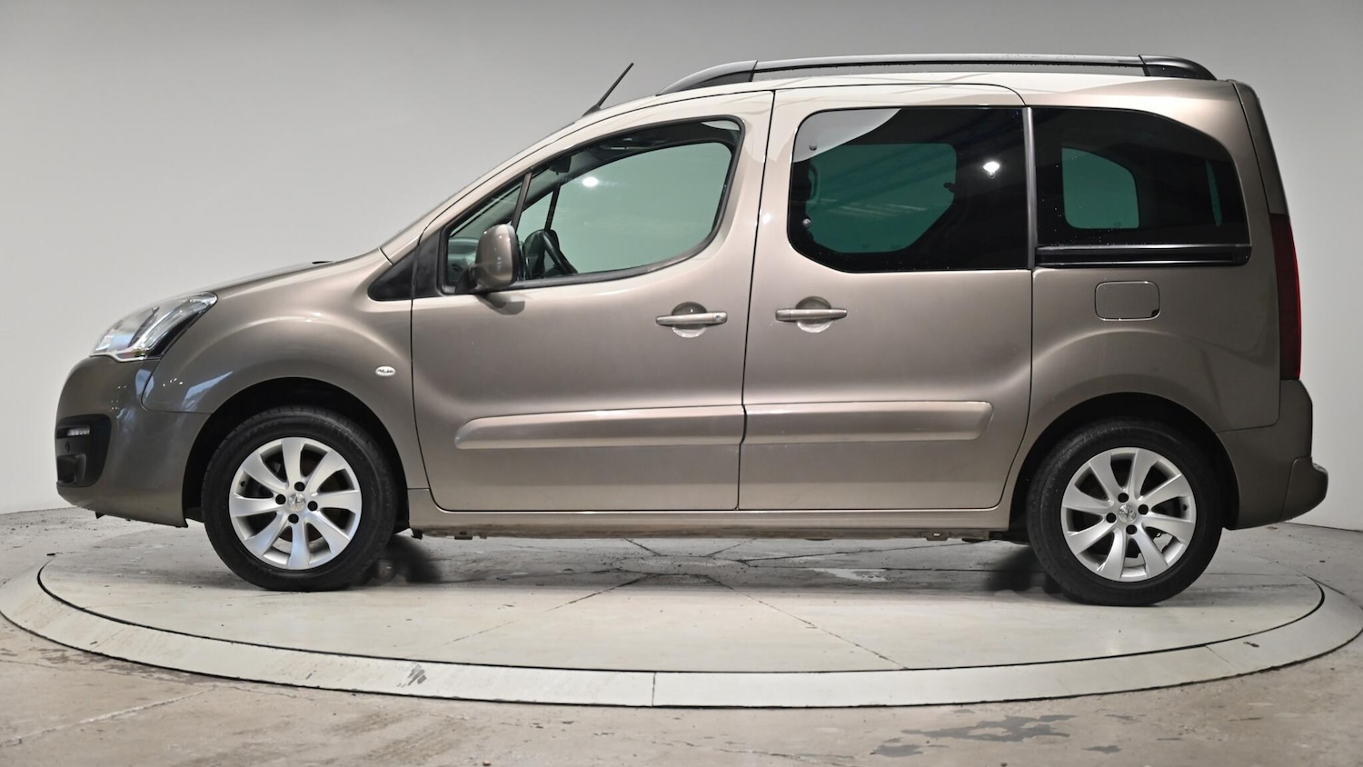 Used Peugeot Partner Tepee 2016 for sale - 76512737: Photo 3