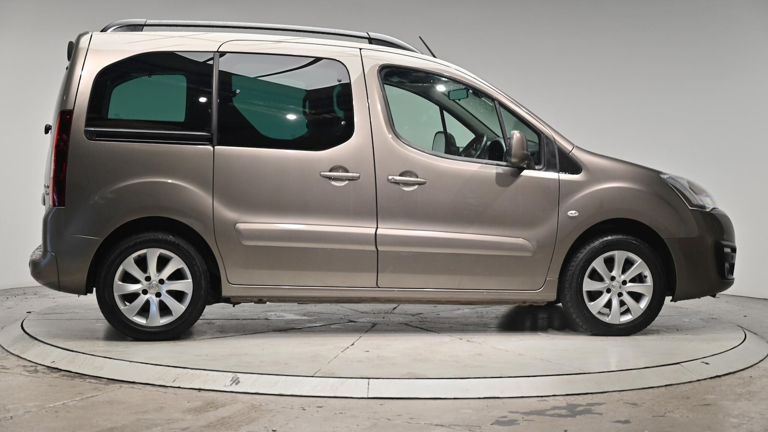 Used Peugeot Partner Tepee 2016 for sale - 76512737: Photo 37