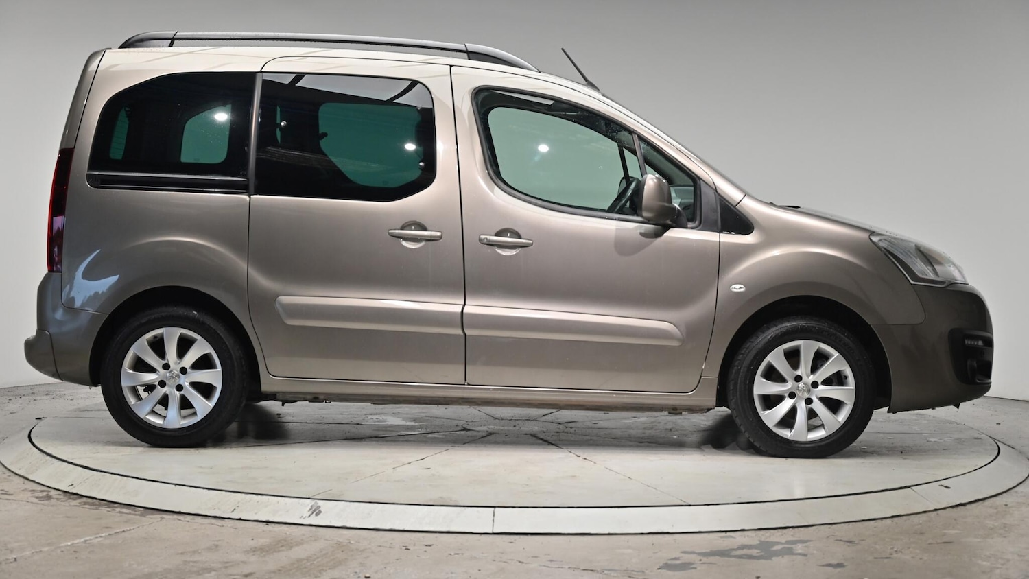 Used Peugeot Partner Tepee 2016 for sale - 76512737: Photo 38