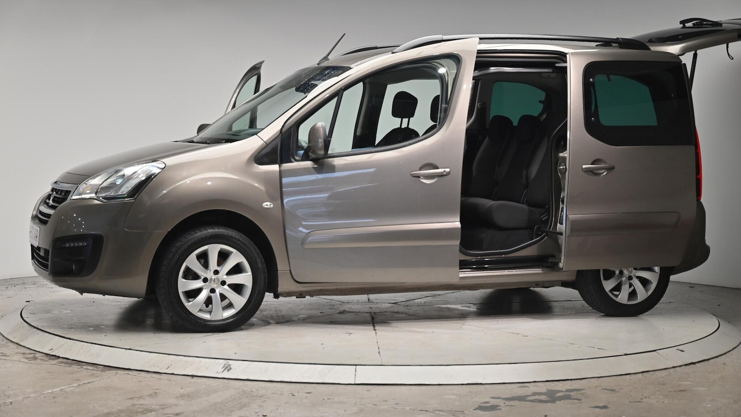 Used Peugeot Partner Tepee 2016 for sale - 76512737: Photo 53