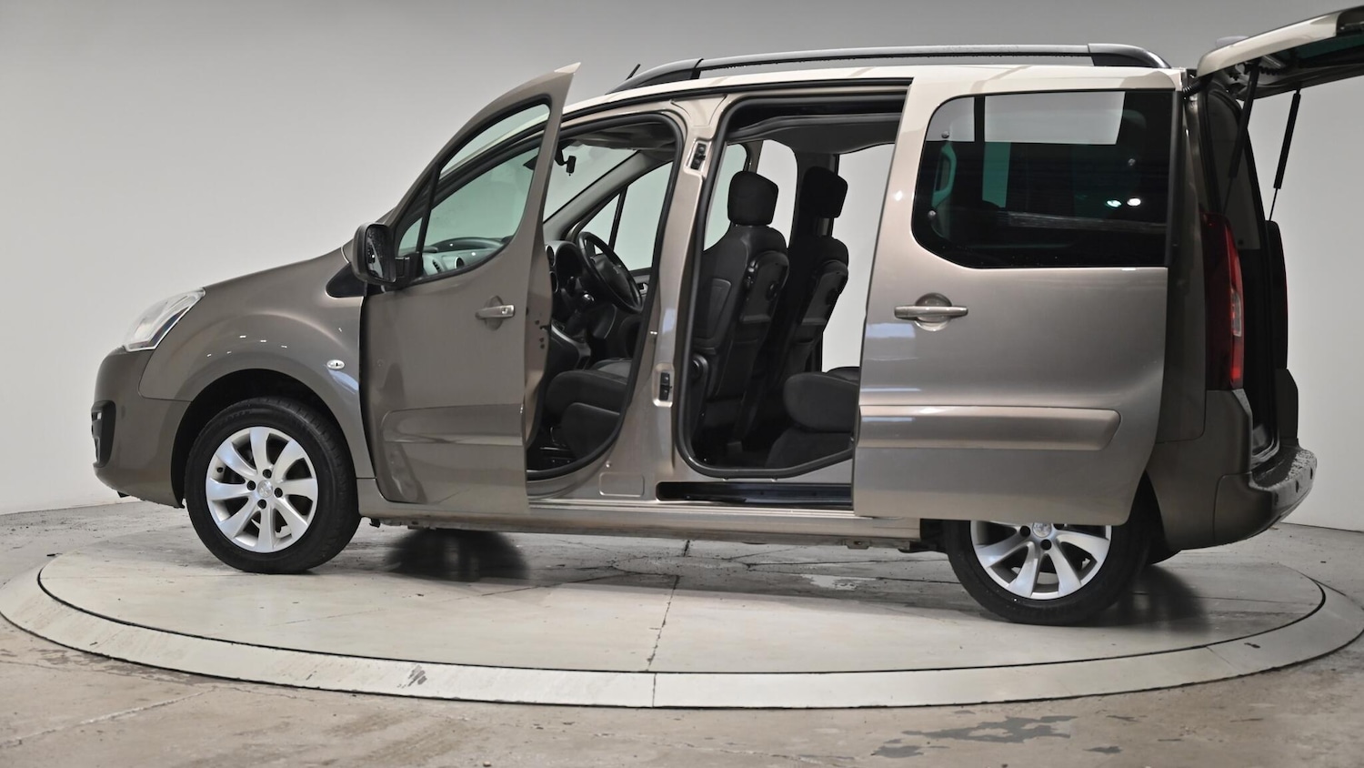 Used Peugeot Partner Tepee 2016 for sale - 76512737: Photo 57