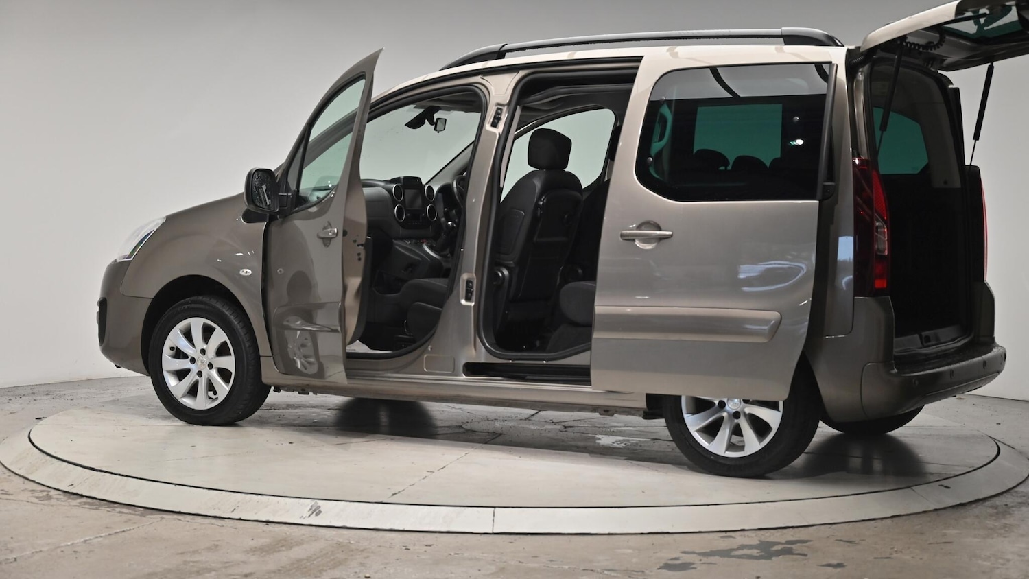 Used Peugeot Partner Tepee 2016 for sale - 76512737: Photo 58