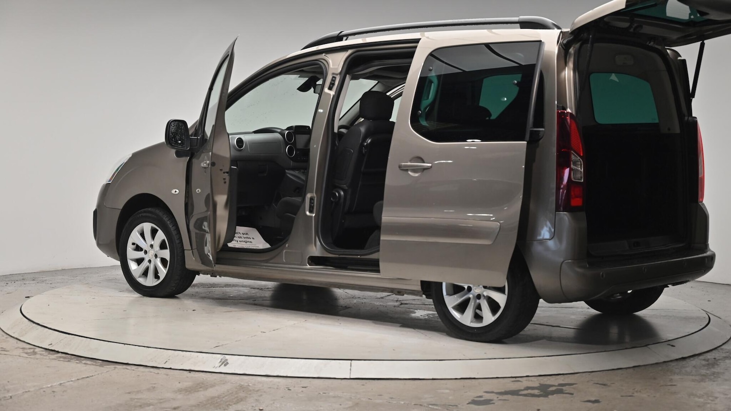 Used Peugeot Partner Tepee 2016 for sale - 76512737: Photo 59