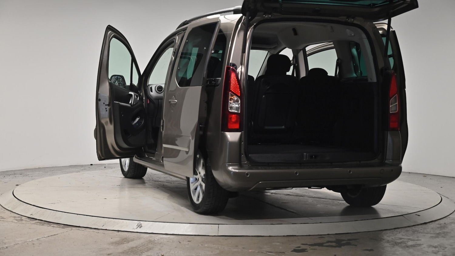 Used Peugeot Partner Tepee 2016 for sale - 76512737: Photo 62