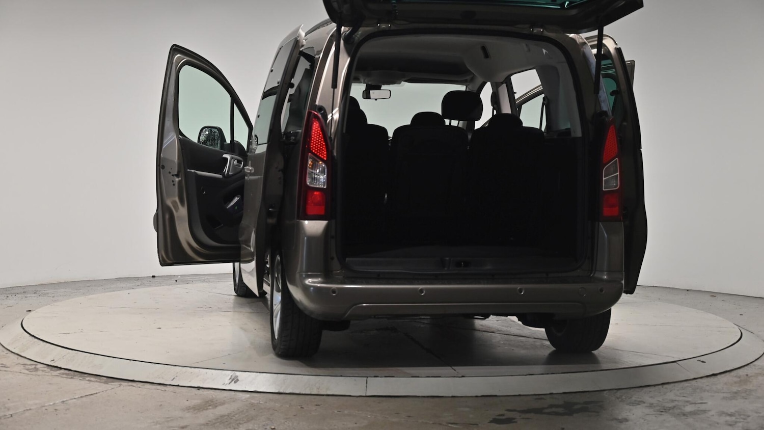 Used Peugeot Partner Tepee 2016 for sale - 76512737: Photo 63