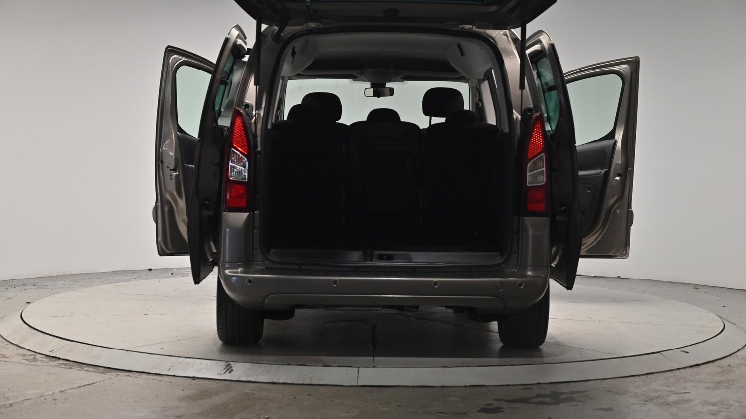 Used Peugeot Partner Tepee 2016 for sale - 76512737: Photo 64