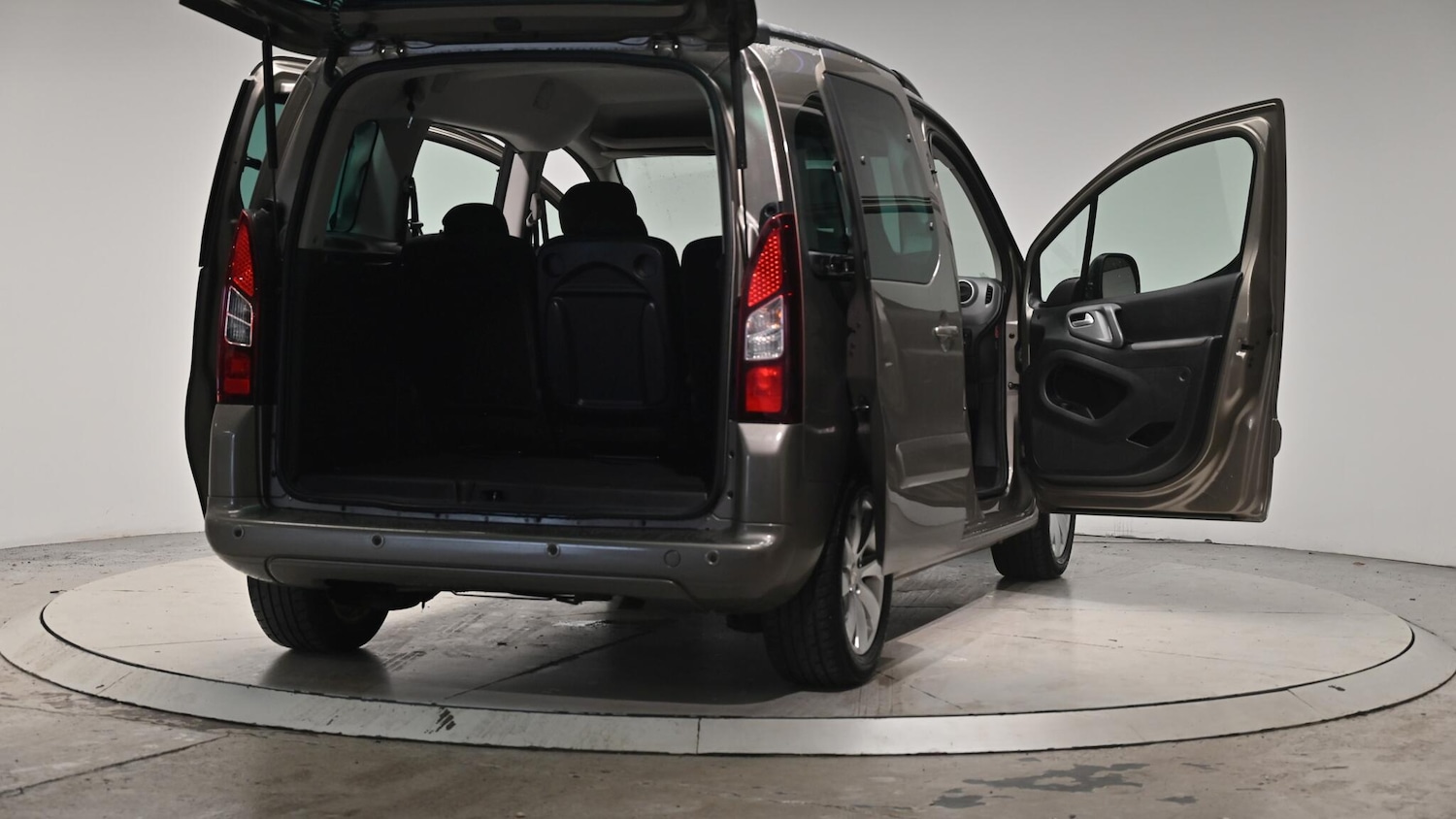 Used Peugeot Partner Tepee 2016 for sale - 76512737: Photo 66