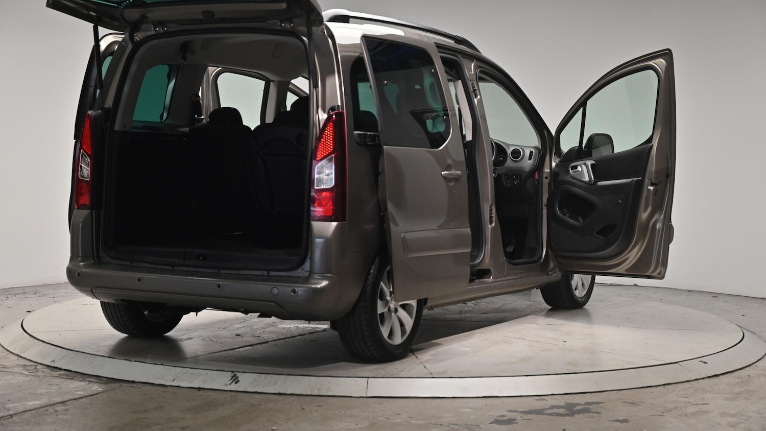 Used Peugeot Partner Tepee 2016 for sale - 76512737: Photo 67