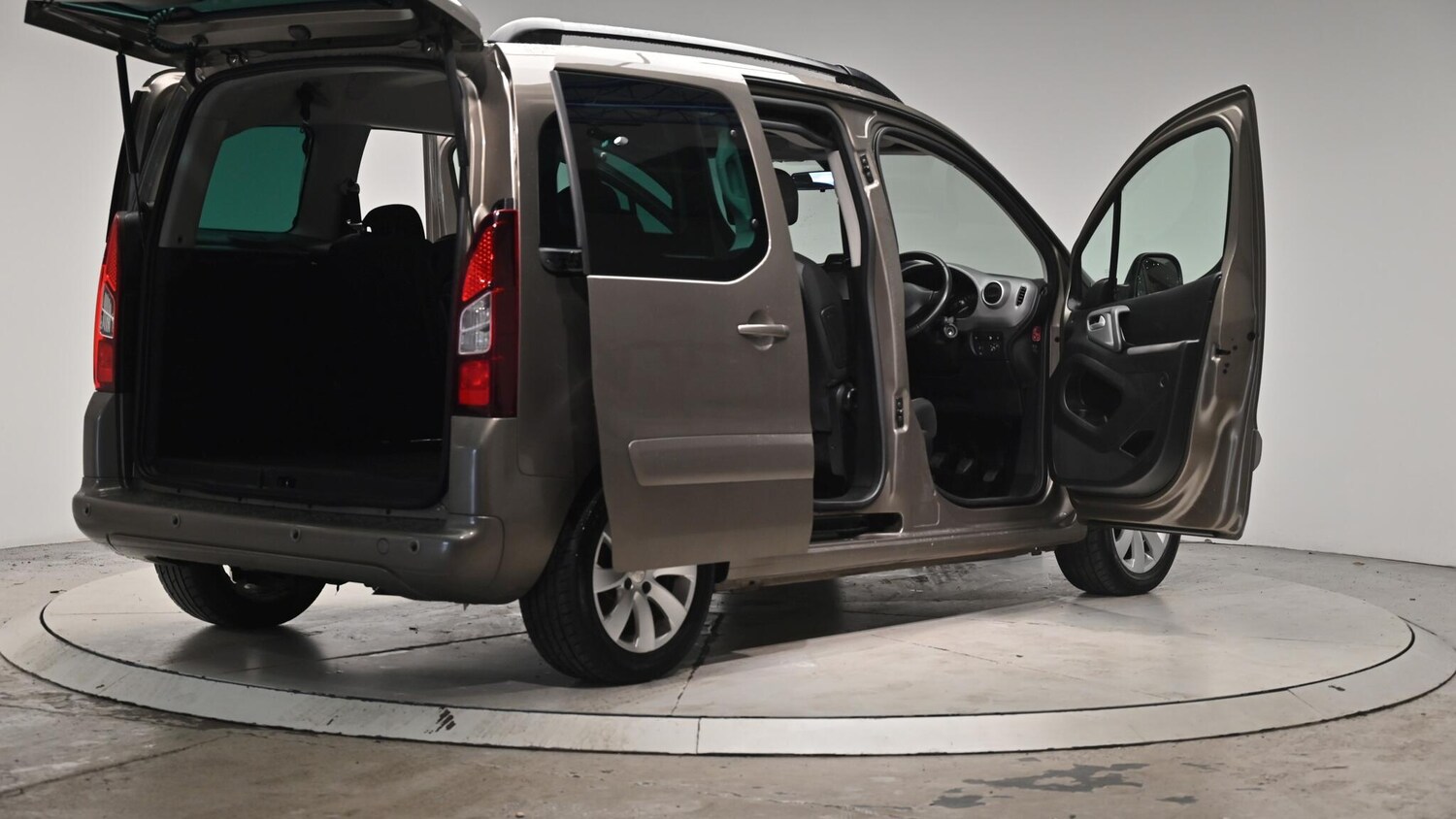 Used Peugeot Partner Tepee 2016 for sale - 76512737: Photo 68