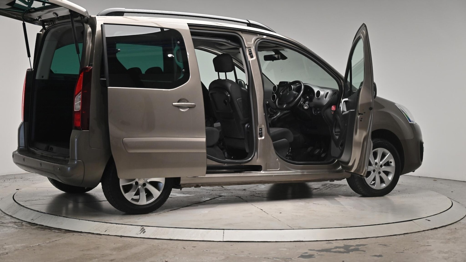 Used Peugeot Partner Tepee 2016 for sale - 76512737: Photo 70