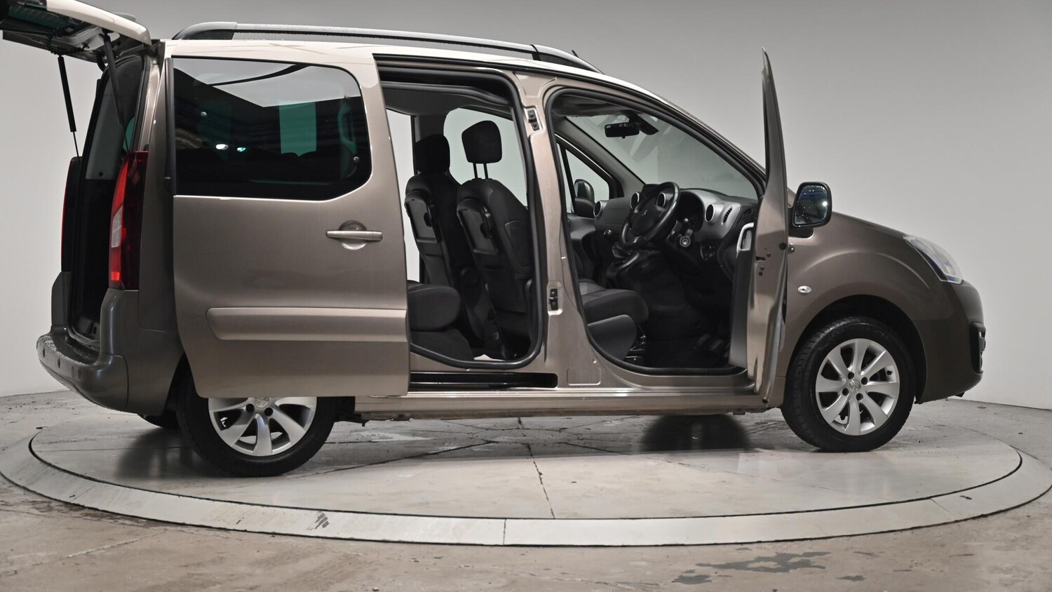 Used Peugeot Partner Tepee 2016 for sale - 76512737: Photo 71