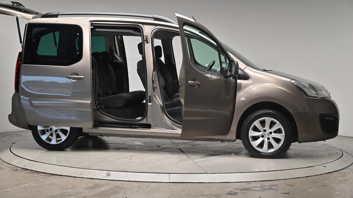 Used Peugeot Partner Tepee 2016 for sale - 76512737: Photo 74