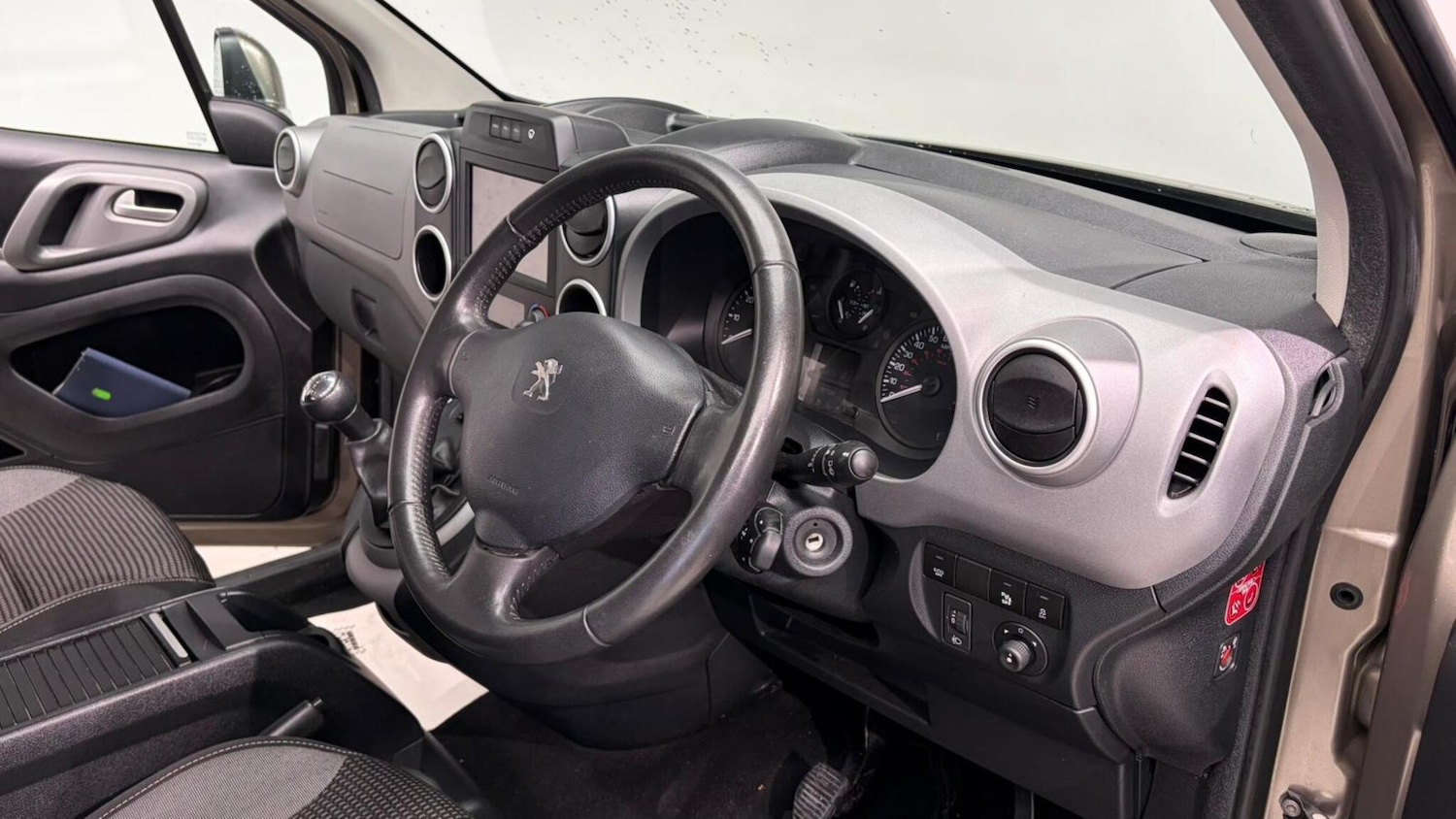 Used Peugeot Partner Tepee 2016 for sale - 76512737: Photo 79