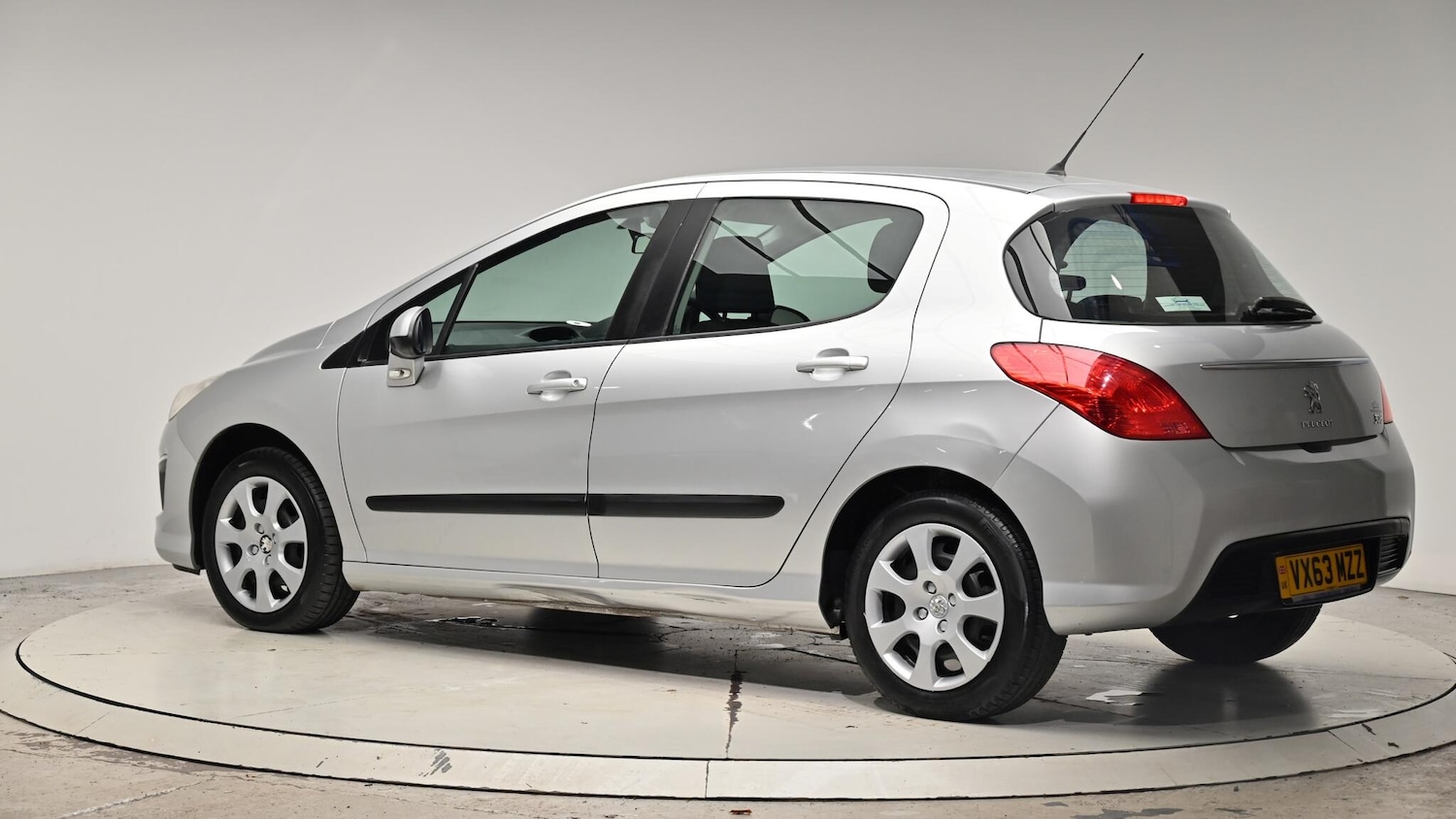 Used Peugeot 308 2013 for sale - 76424829: Photo 24