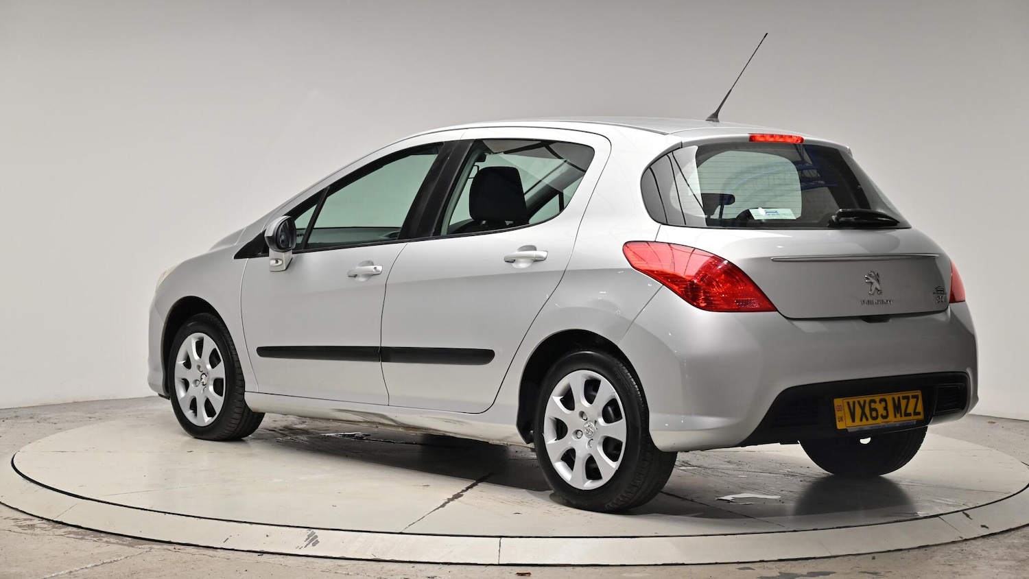 Used Peugeot 308 2013 for sale - 76424829: Photo 25