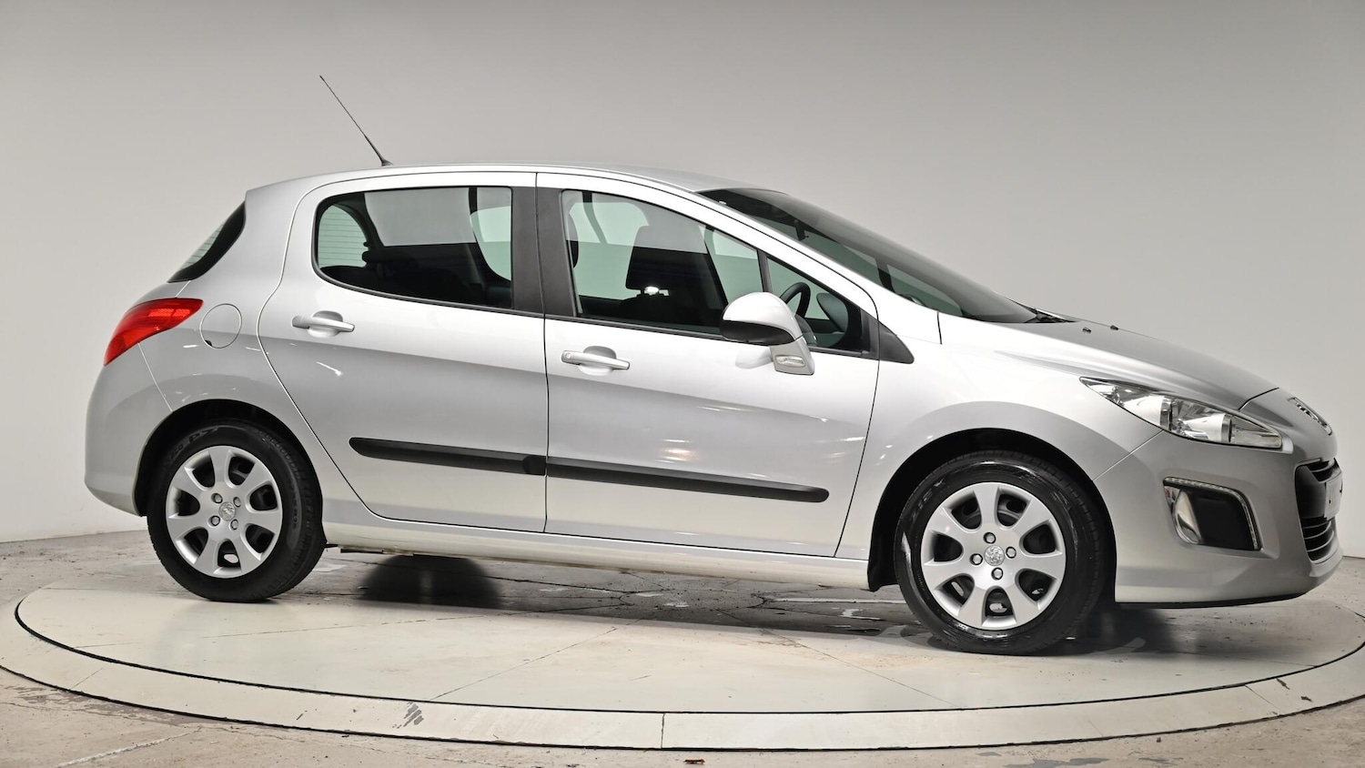 Used Peugeot 308 2013 for sale - 76424829: Photo 40