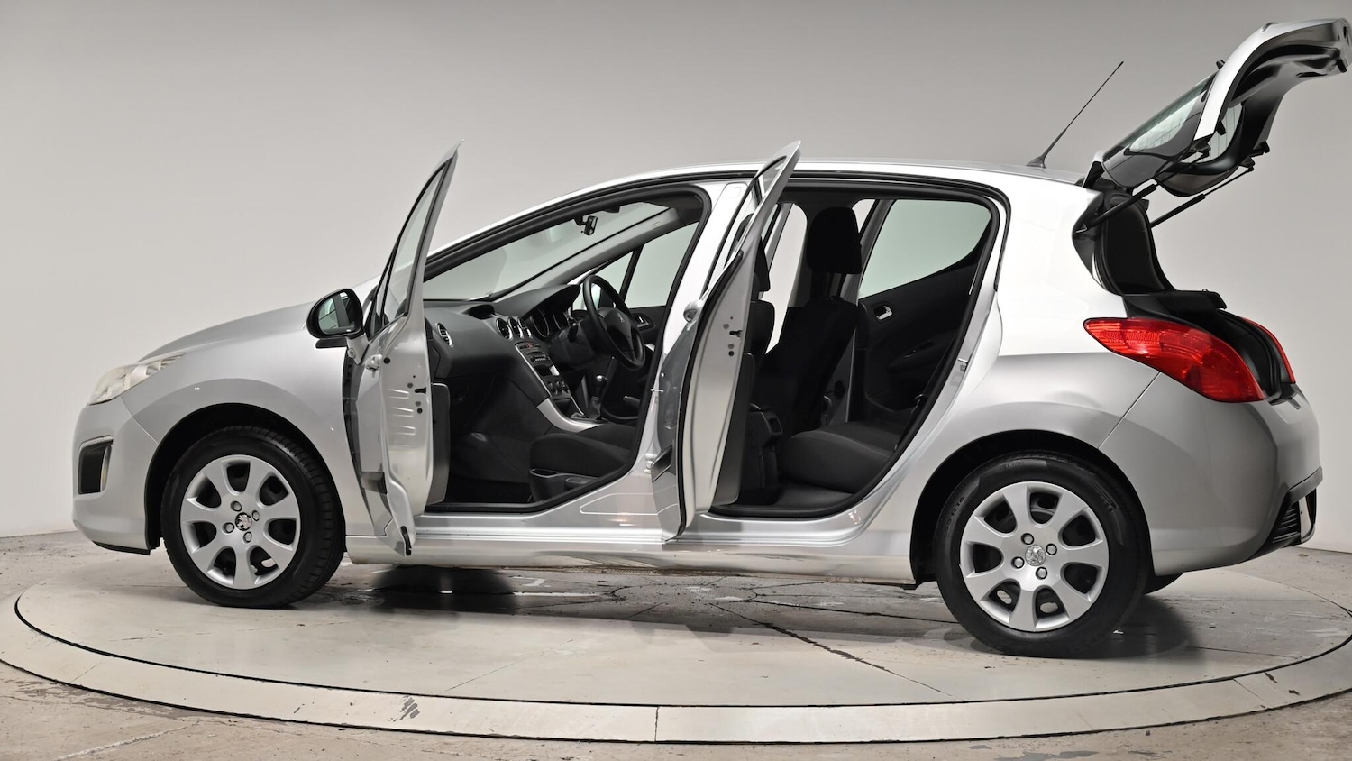 Used Peugeot 308 2013 for sale - 76424829: Photo 49