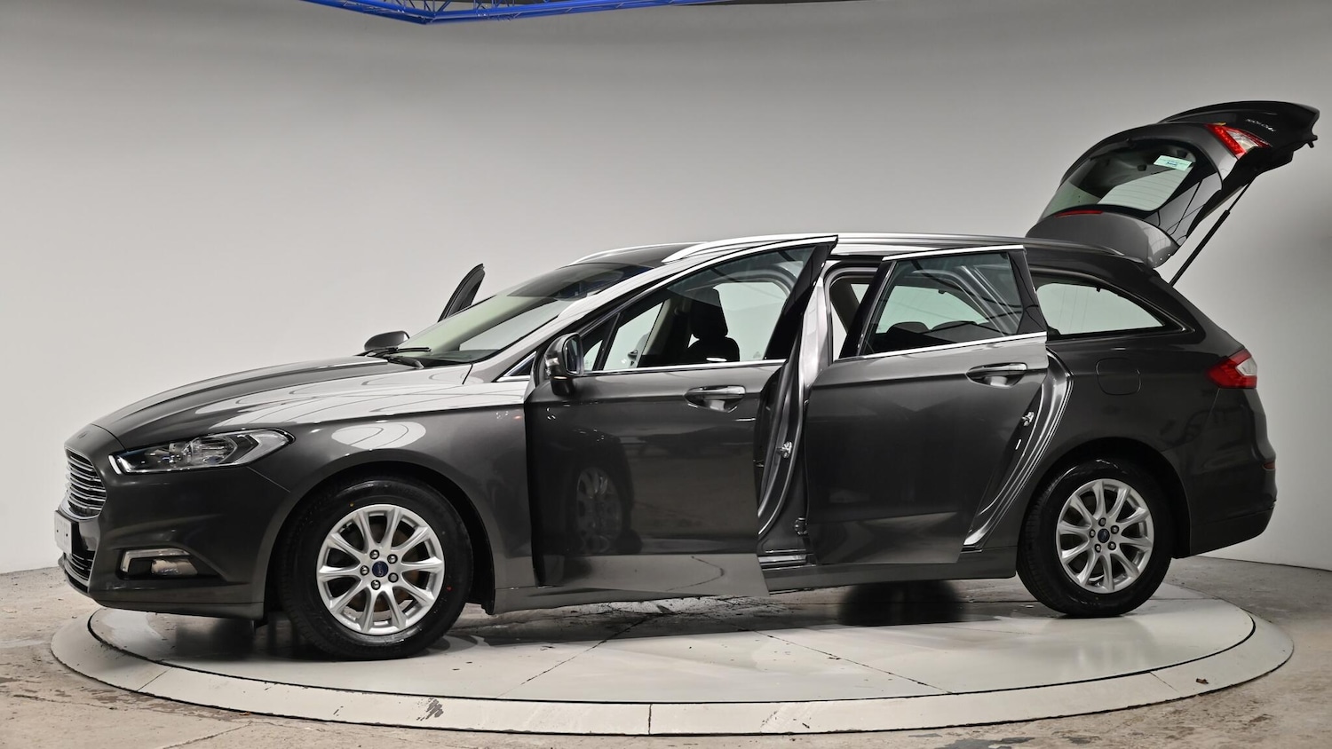 Used Ford Mondeo 2017 for sale - 76976503: Photo 54