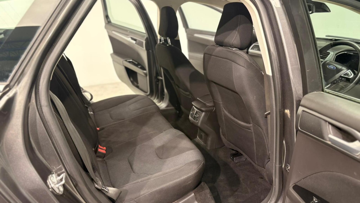 Used Ford Mondeo 2017 for sale - 76976503: Photo 81