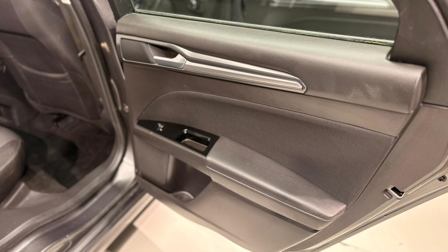 Used Ford Mondeo 2017 for sale - 76976503: Photo 82