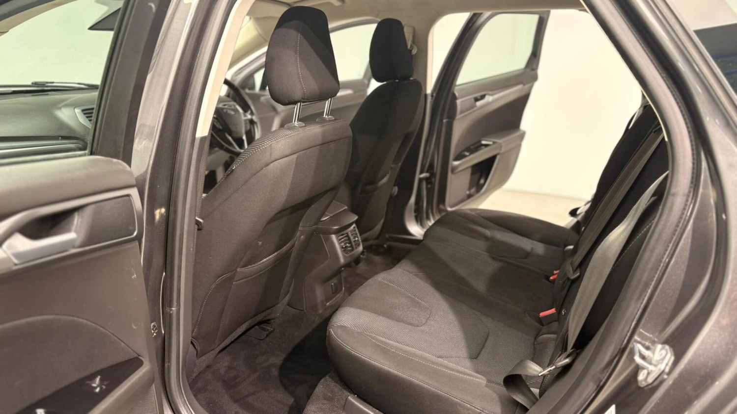 Used Ford Mondeo 2017 for sale - 76976503: Photo 84