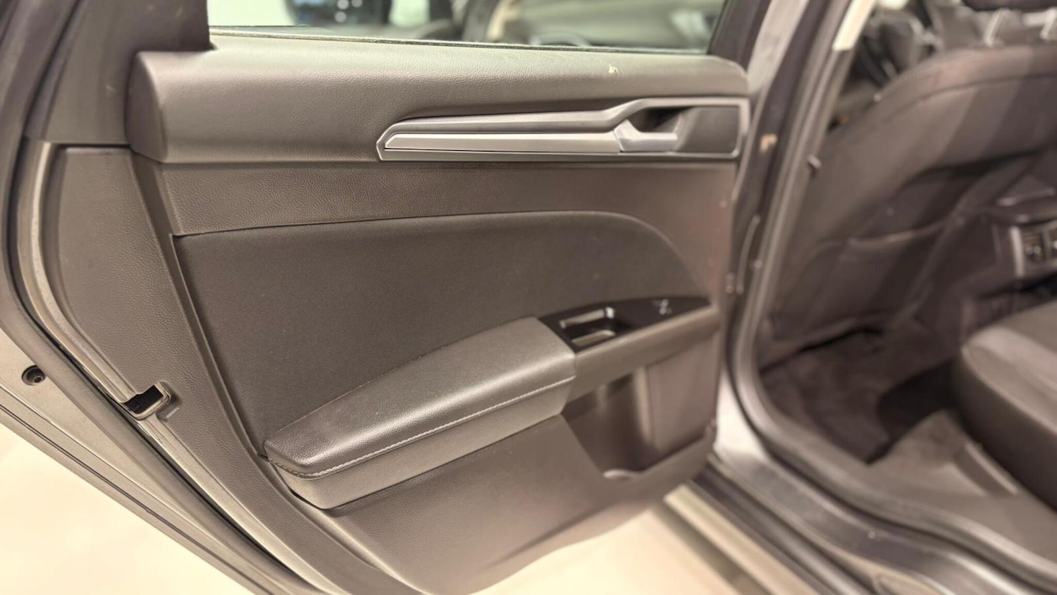 Used Ford Mondeo 2017 for sale - 76976503: Photo 85