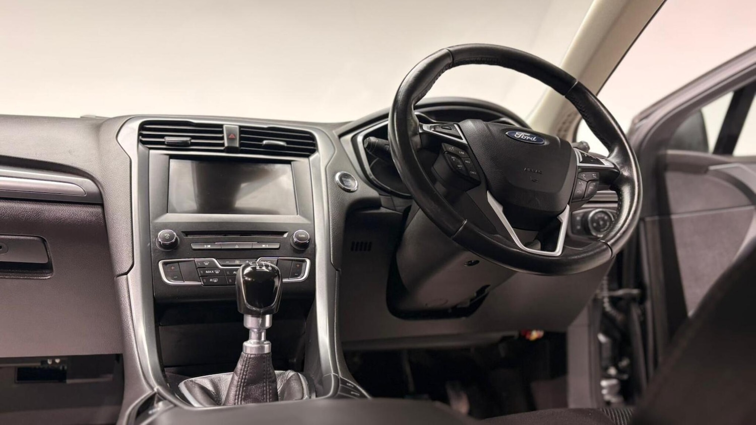 Used Ford Mondeo 2017 for sale - 76976503: Photo 86