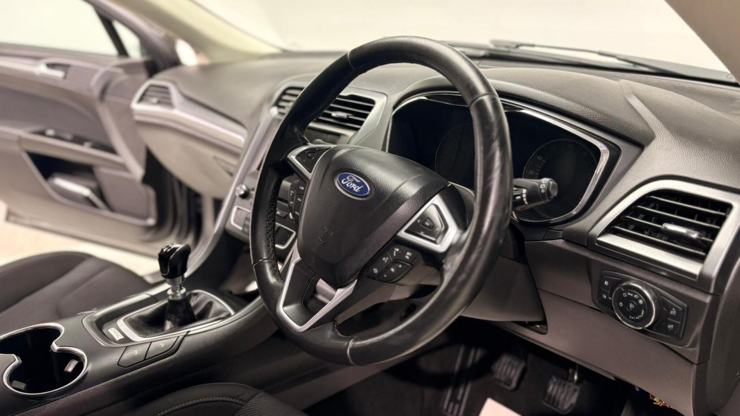 Used Ford Mondeo 2017 for sale - 76976503: Photo 89