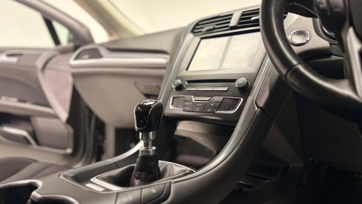 Used Ford Mondeo 2017 for sale - 76976503: Photo 90
