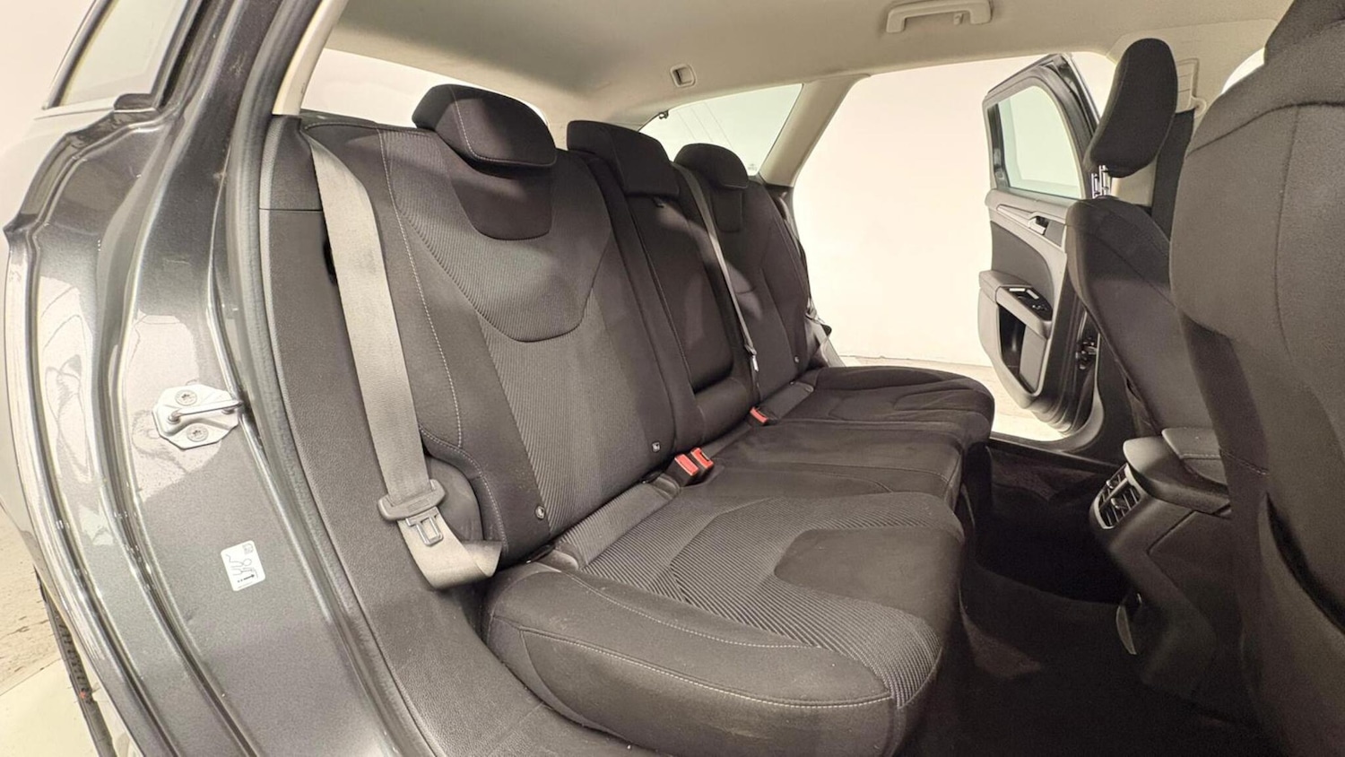 Used Ford Mondeo 2017 for sale - 76976503: Photo 93