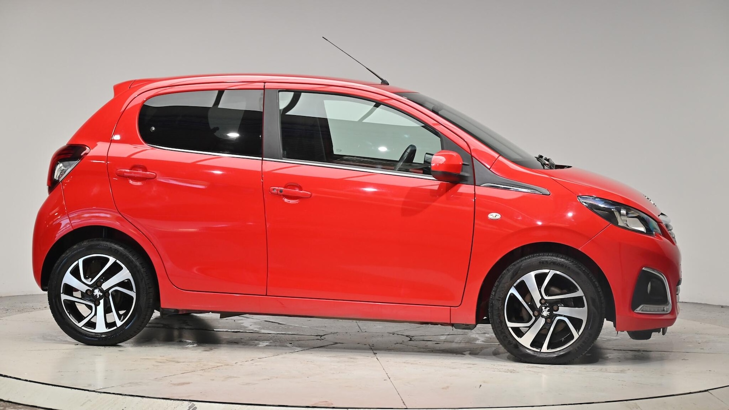 Used Peugeot 108 2015 for sale - 76349498: Photo 39