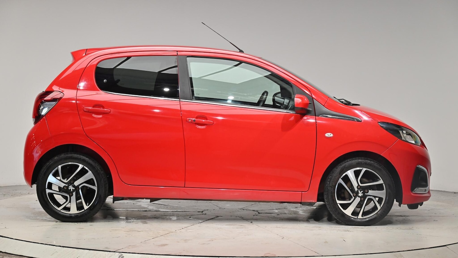 Used Peugeot 108 2015 for sale - 76349498: Photo 4