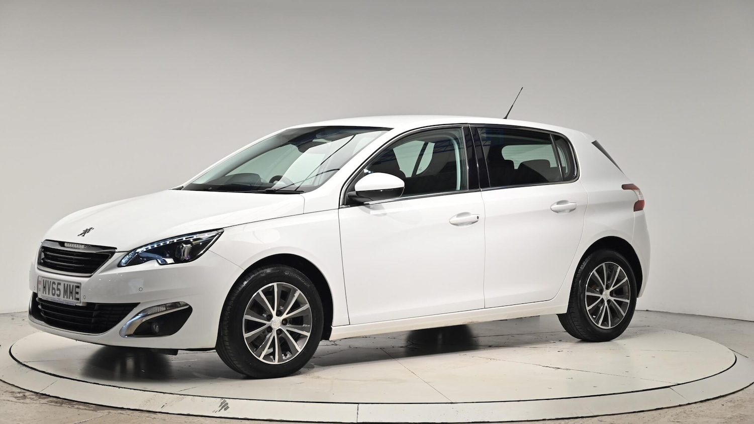 Used Peugeot 308 2015 for sale - 76550404: Photo 16