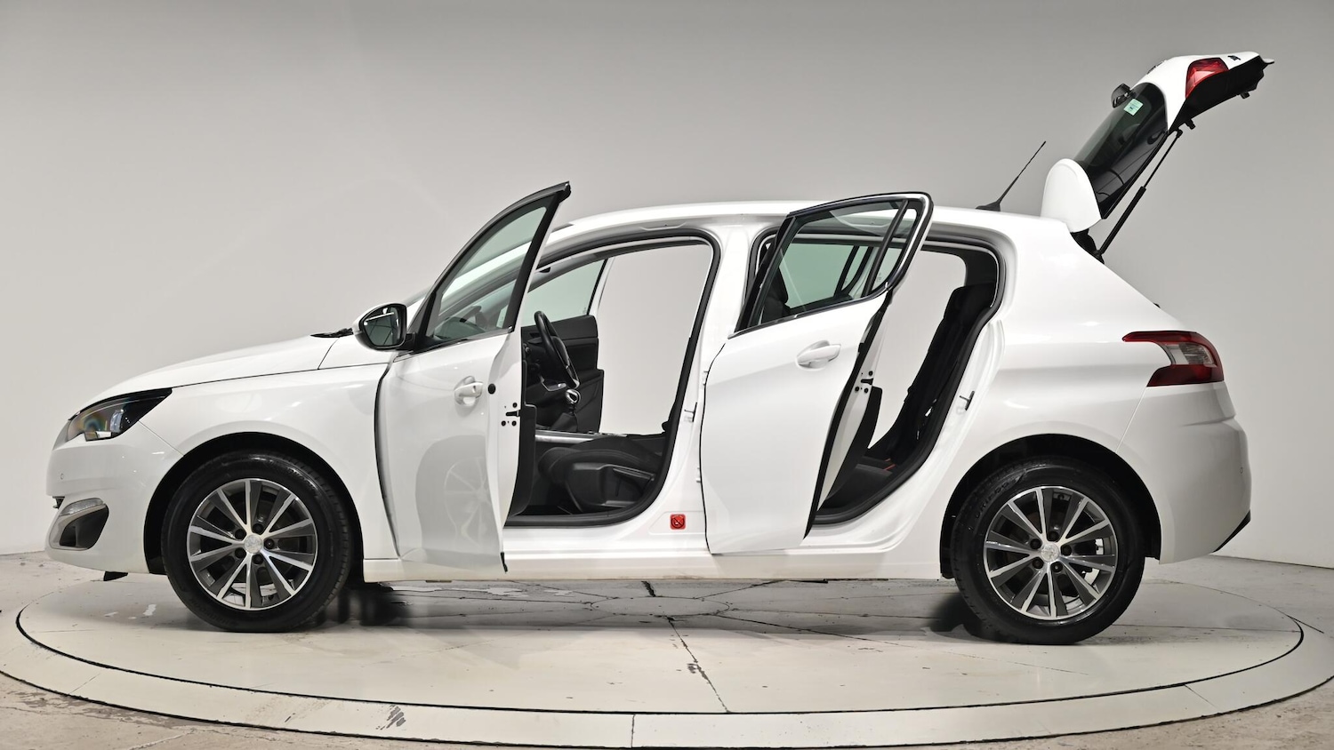 Used Peugeot 308 2015 for sale - 76550404: Photo 56